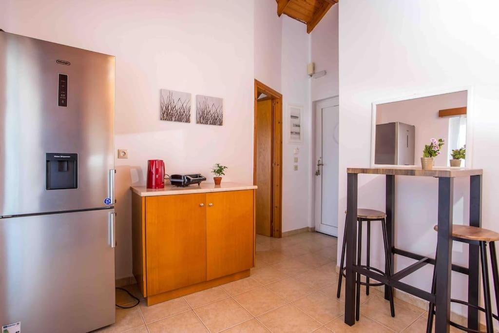 Megat Seaview And Seaside Apartments Ialisos Exterior foto