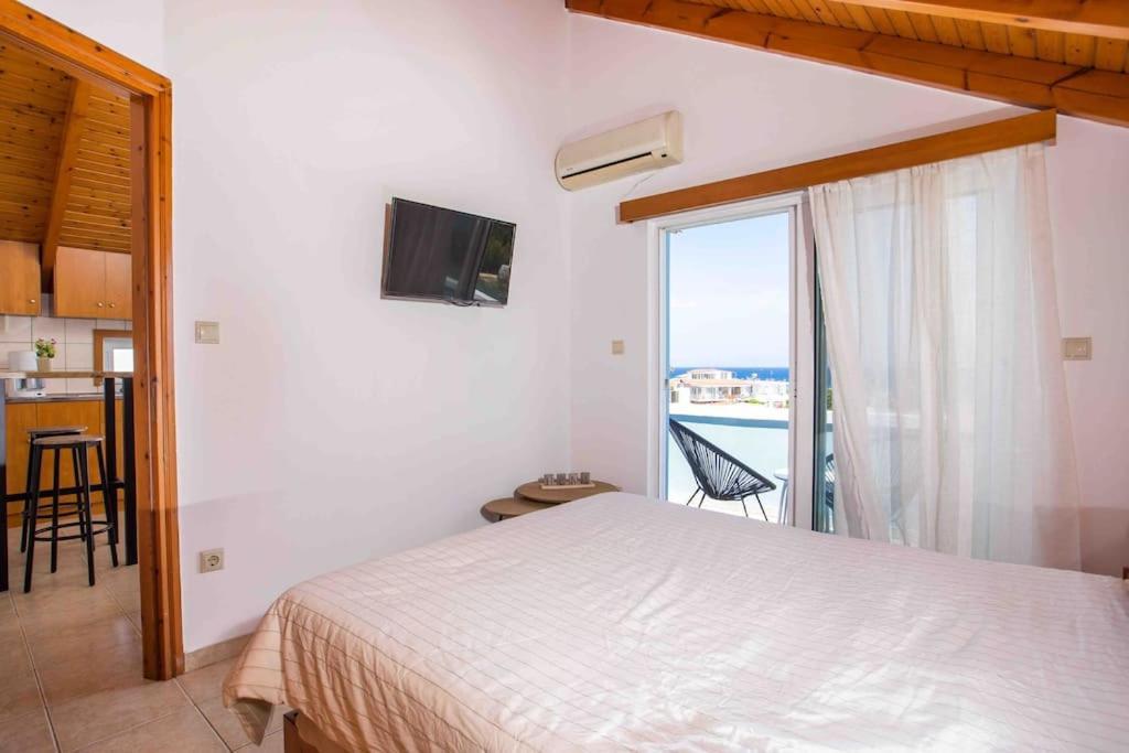 Megat Seaview And Seaside Apartments Ialisos Exterior foto